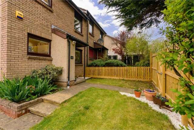 1 Bed House - End Terraced with 1 Reception Room