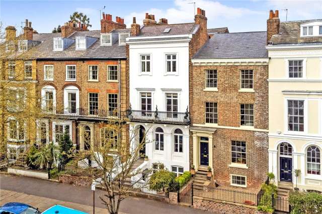 Apartment For Sale in York, England