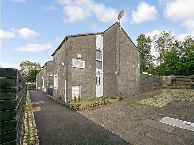 3 bedroom end-terraced house for sale