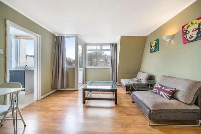 Flat Under Offer in City of Westminster, England