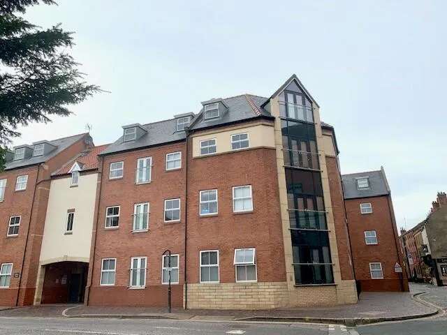 Flat For Rent in Hull, England