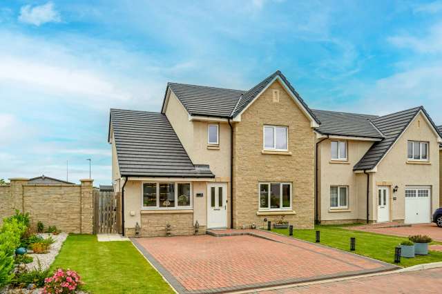 House For Rent in Portlethen, Scotland