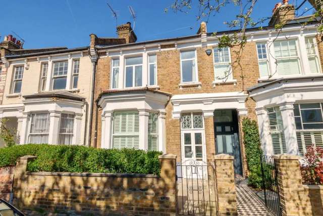 House Under Offer in London, England