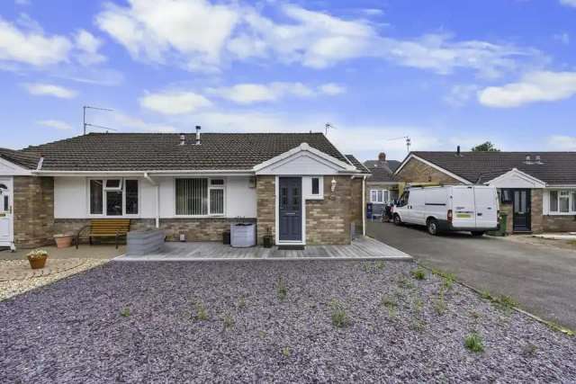 2 bedroom semi-detached bungalow for sale