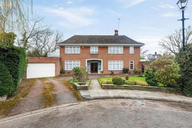 Detached house for sale in Winnington Close, Hampstead Garden Suburb N2