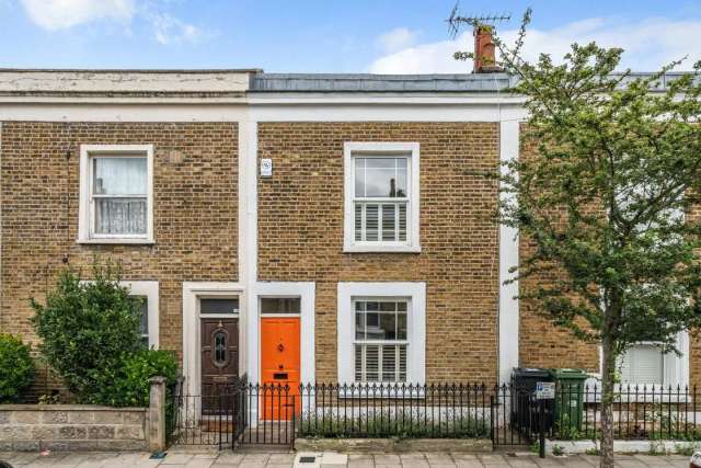 House Under Offer in London, England