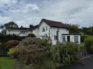 Cottage For Sale in Whitehead, Northern Ireland