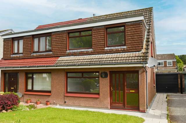 House For Rent in Westhill, Scotland