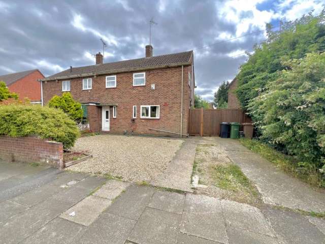 3 bedroom semi-detached house for sale