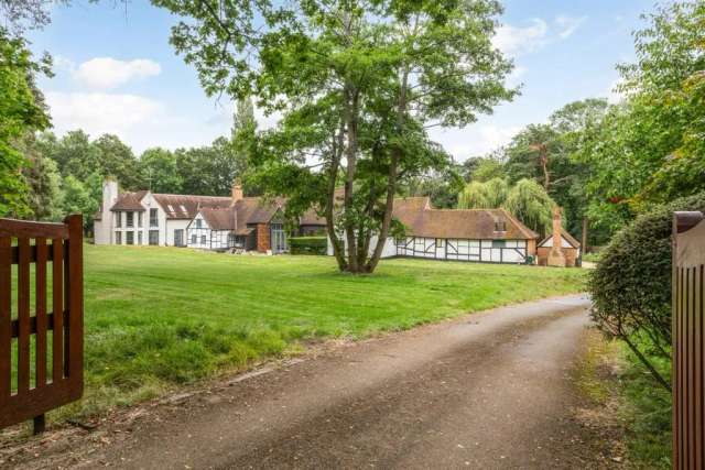 House For Rent in Ascot, England