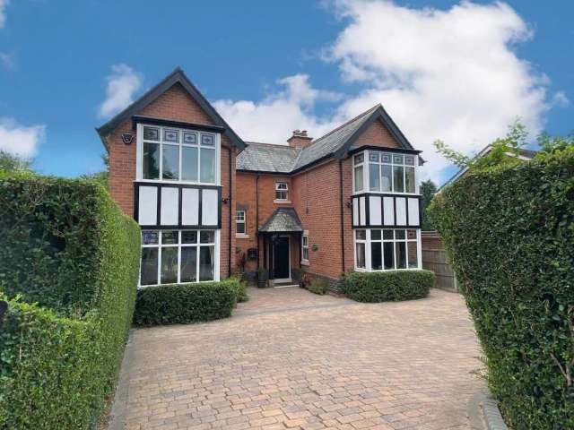 4 bedroom detached house for sale