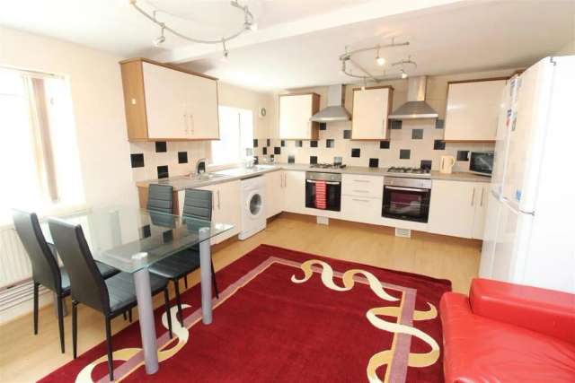 5 bedroom flat to rent