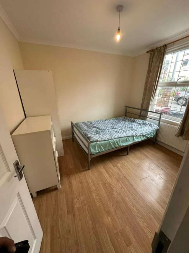 House For Rent in Reading, England