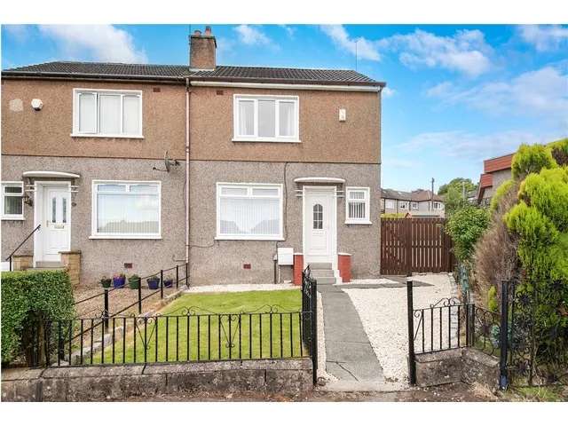 2 bedroom end-terraced house for sale