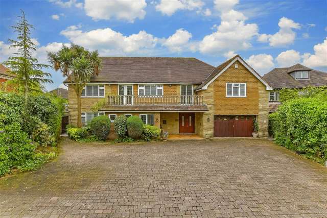 7 bedroom detached house for sale