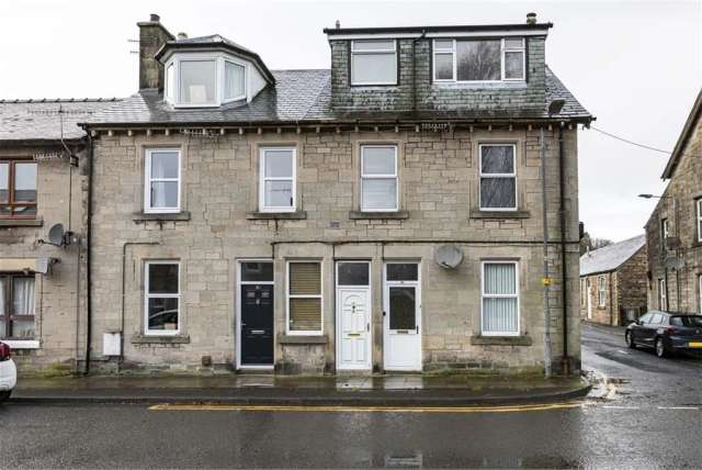 2 Bed Flat - Double Upper with 1 Reception Room