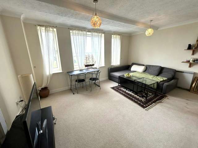 Flat For Sale in Portsmouth, England