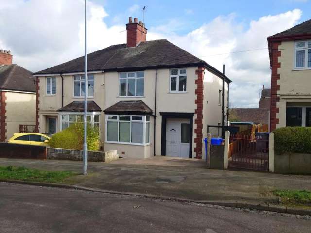 3 bedroom semi-detached house for sale