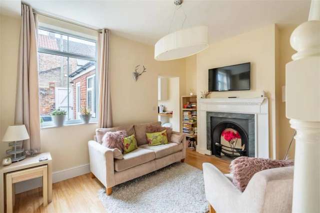 2 bedroom terraced house to rent