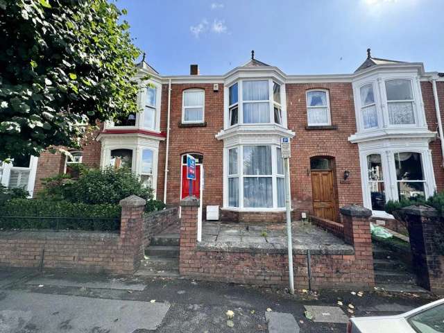 5 bedroom terraced house for sale