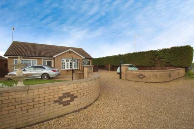 3 bedroom detached bungalow for sale