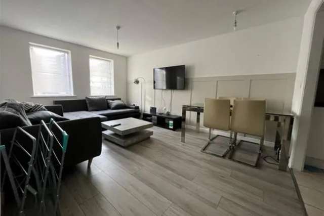 Flat for sale in Broadway, Roath, Cardiff CF24