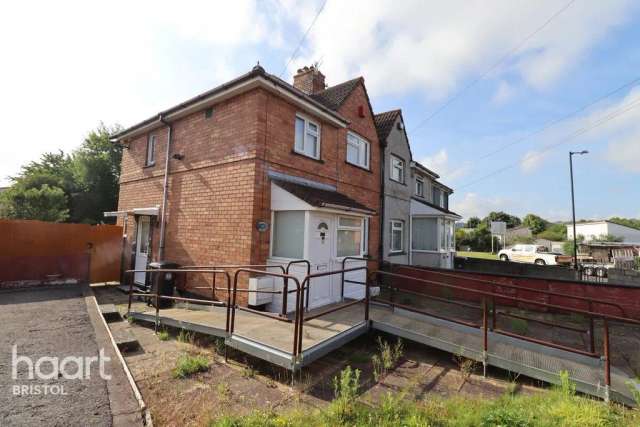 3 bedroom semi-detached house for sale