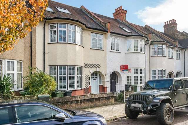 House Under Offer in London, England