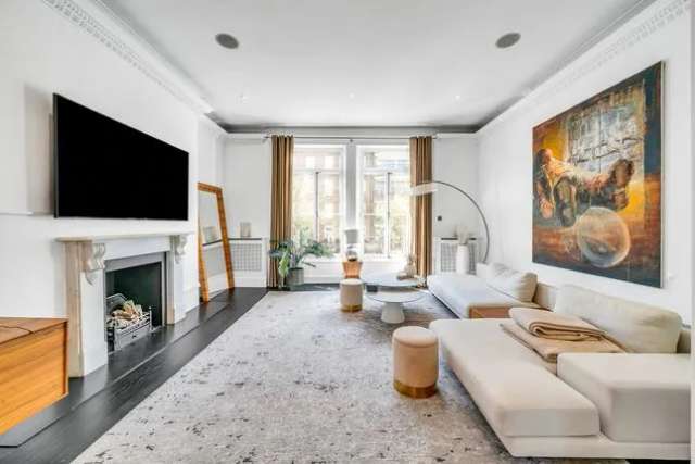 Town house for sale in Oakley Street, London SW3