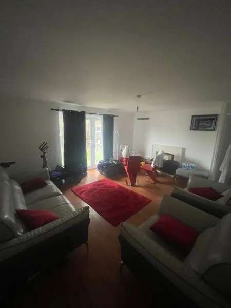 Flat For Rent in Stoke-on-Trent, England