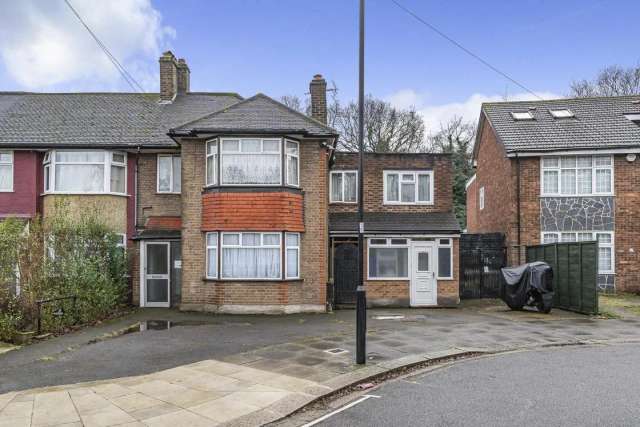 House Under Offer in London, England