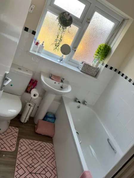 Flat For Rent in Tendring, England