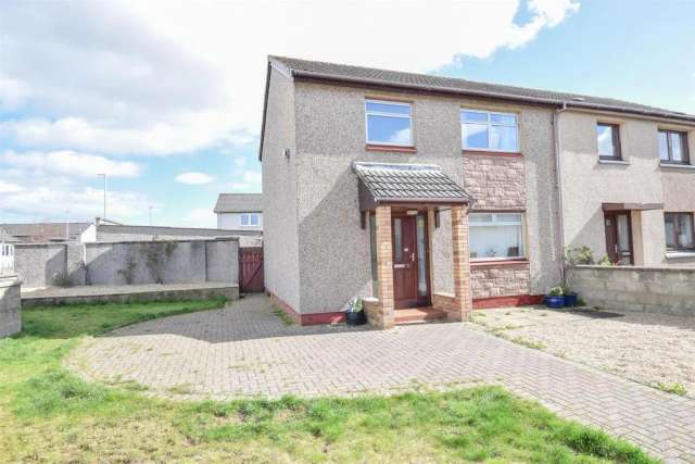 4 bedroom end of terrace house for sale