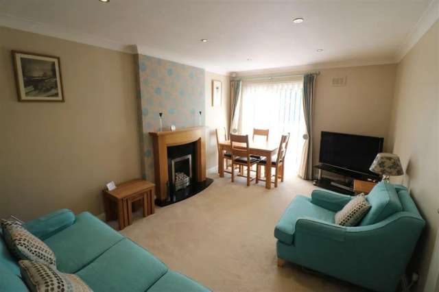 Flat For Rent in Hull, England