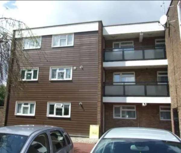 Flat For Rent in Southend-on-Sea, England