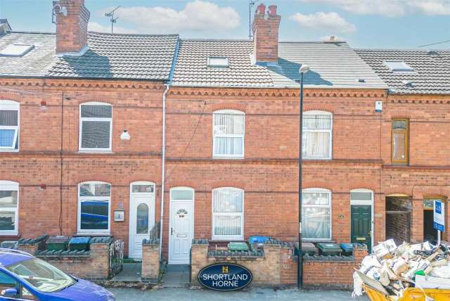 5 bedroom terraced house for sale