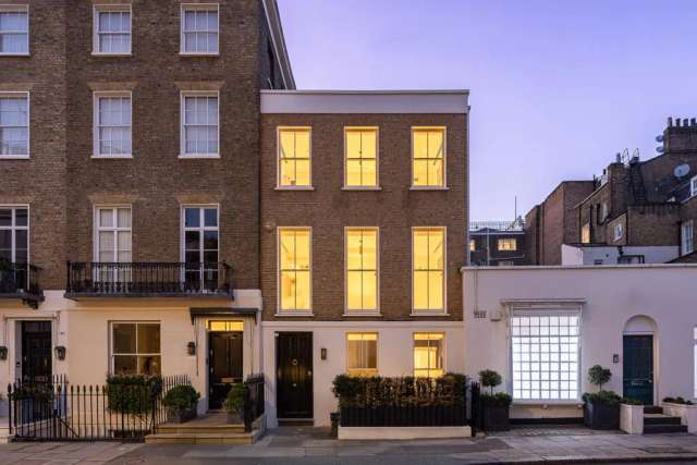 House For Sale in City of Westminster, England