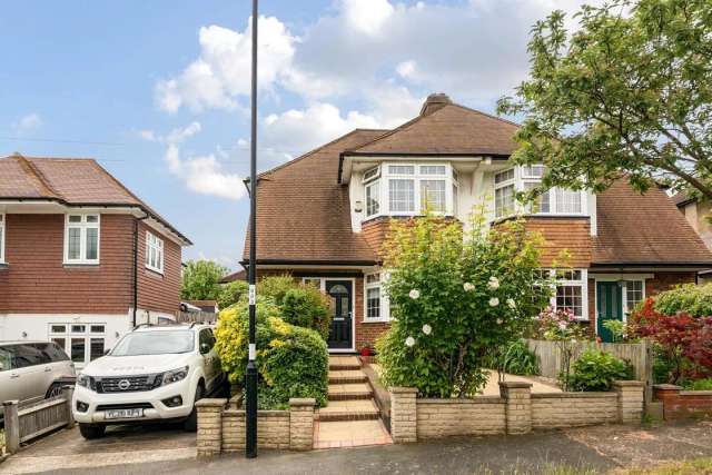 House Under Offer in London, England