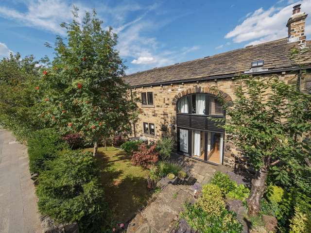 House For Sale in Kirklees, England