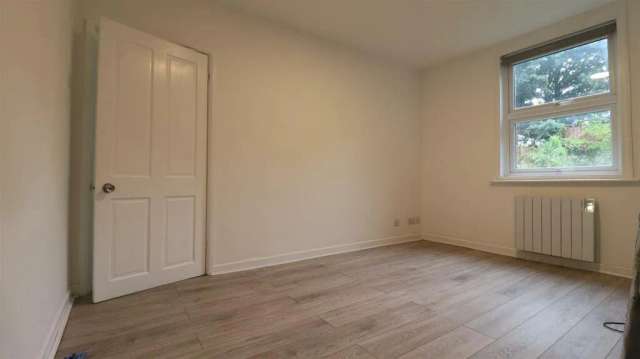 Flat For Rent in Reading, England