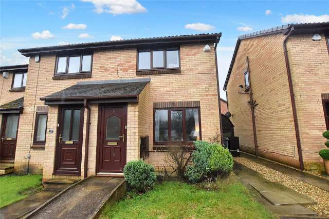 House For Sale in Leeds, England