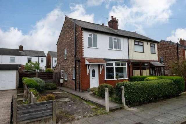 3 bedroom semi-detached house for sale