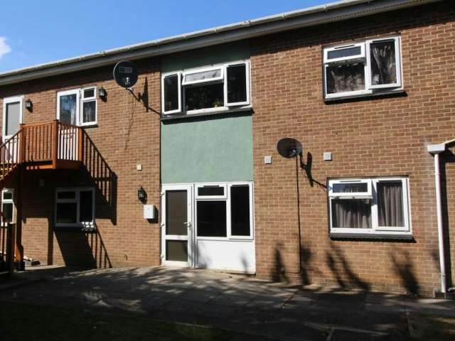 Flat For Rent in South Kesteven, England