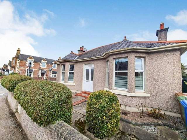 2 bedroom detached bungalow for sale