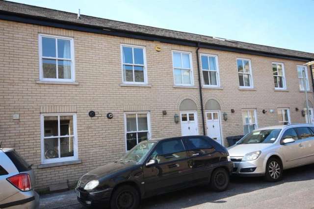 3 bedroom terraced house to rent