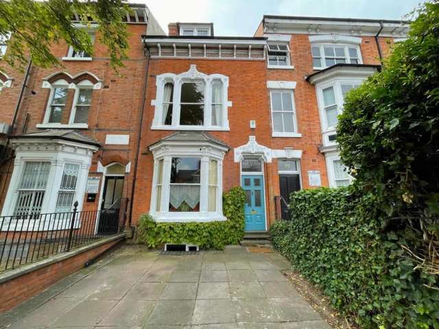 5 bedroom terraced house for sale