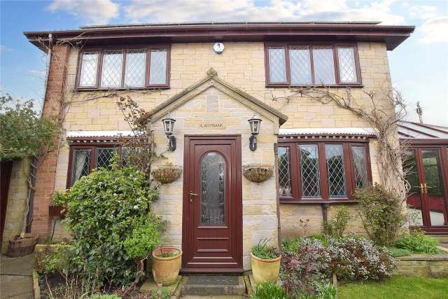 House For Sale in Leeds, England