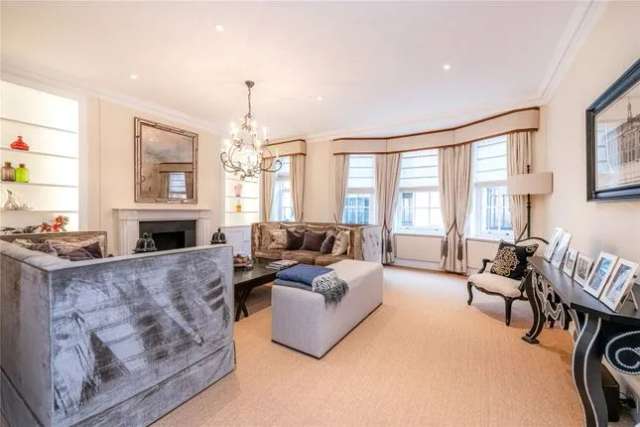 Flat for sale in Davies Street, Mayfair, London W1K