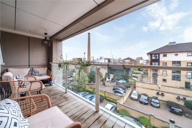 2 bedroom flat/apartment in London