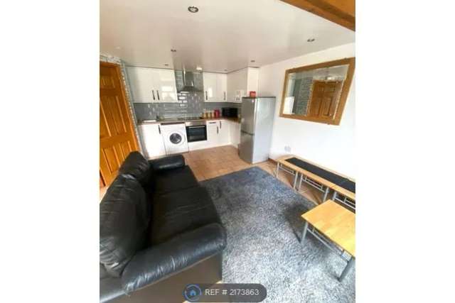 Detached house to rent in Whitchurch Road, Cardiff CF14